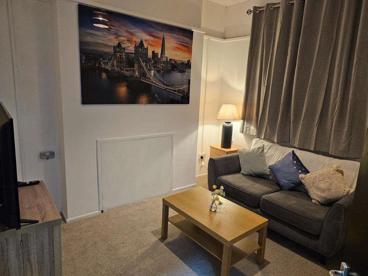 Skyline Queen'S Suites 203 Swansea Exterior foto